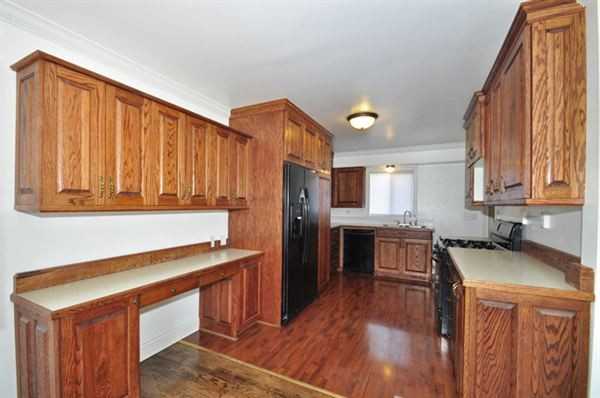 2512 Salem Blvd - Photo 2 of 10
