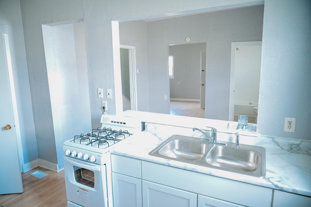 2403 Blondo St #14894858 - Photo 6 of 48