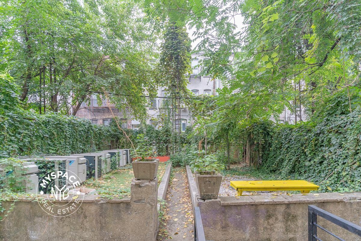 302 Stanhope Street #1R - Photo 2 of 11