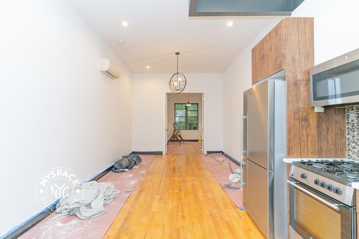 302 Stanhope Street #1R - Photo 5 of 11