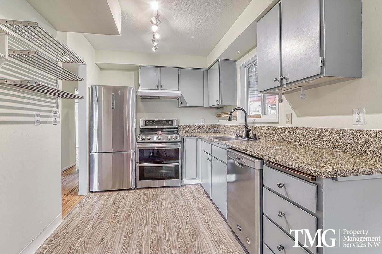 3426 N Arlington Pl - Photo 5 of 21