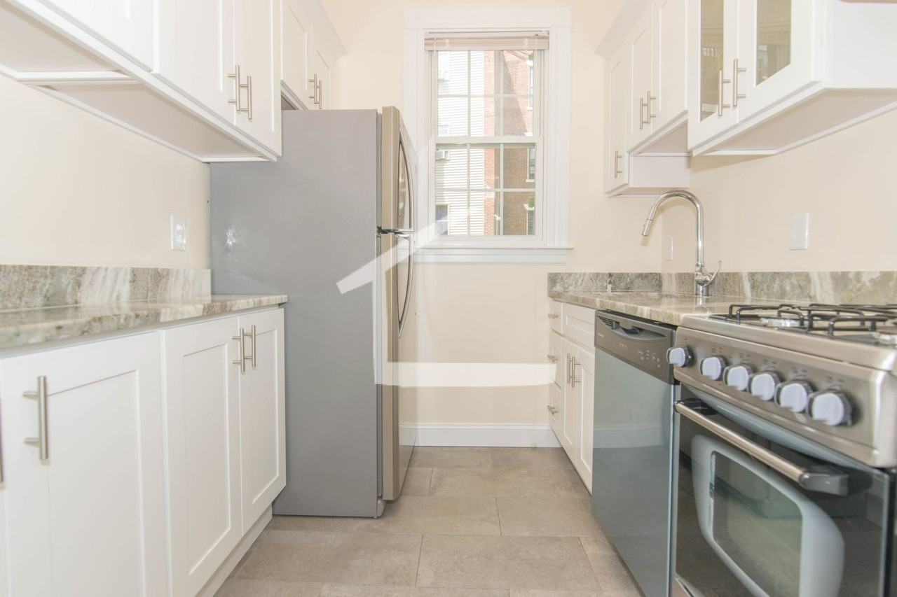 17 Glenville Ave - Photo 3 of 17