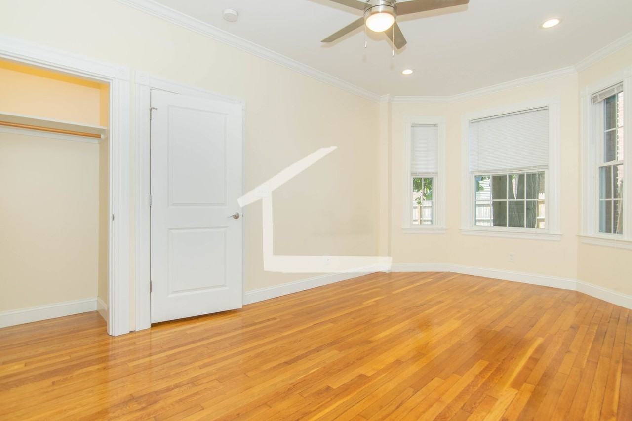 17 Glenville Ave - Photo 5 of 17