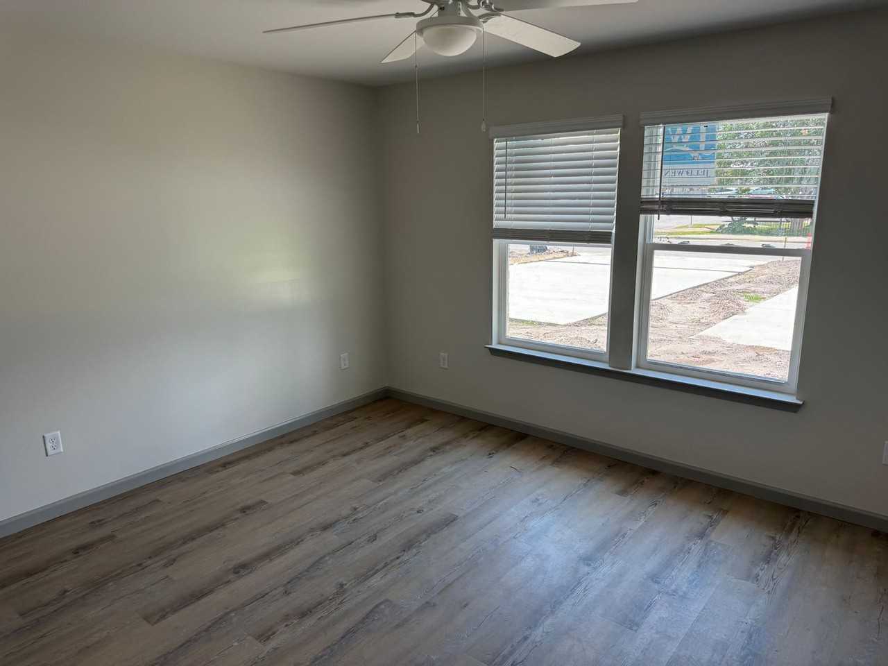 226 Everitt Ave - Photo 7 of 12