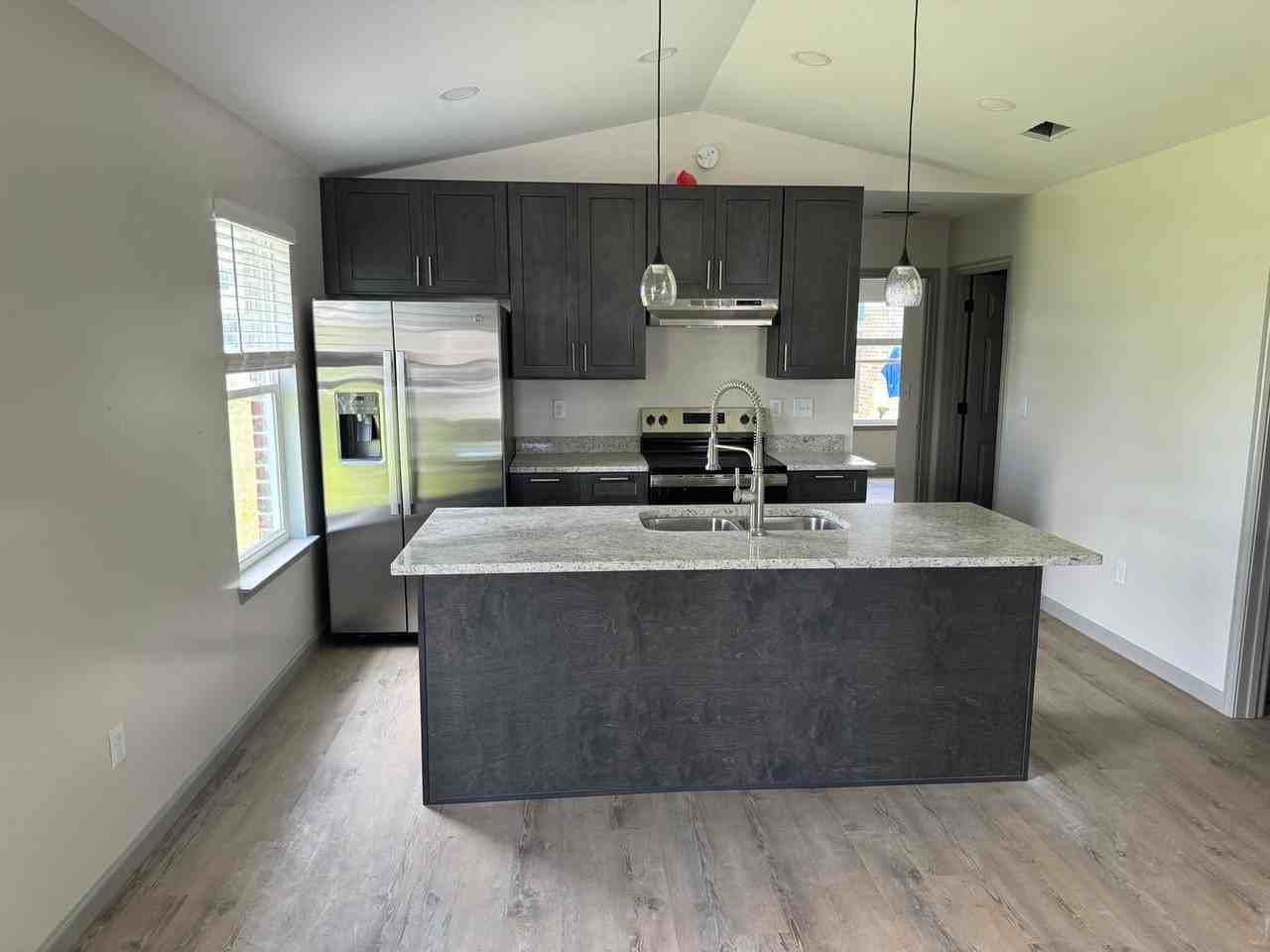 224 Everitt Ave - Photo 2 of 12