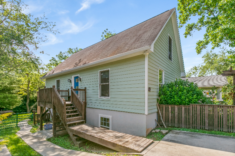 25 Delaware Ave - Photo 2 of 39