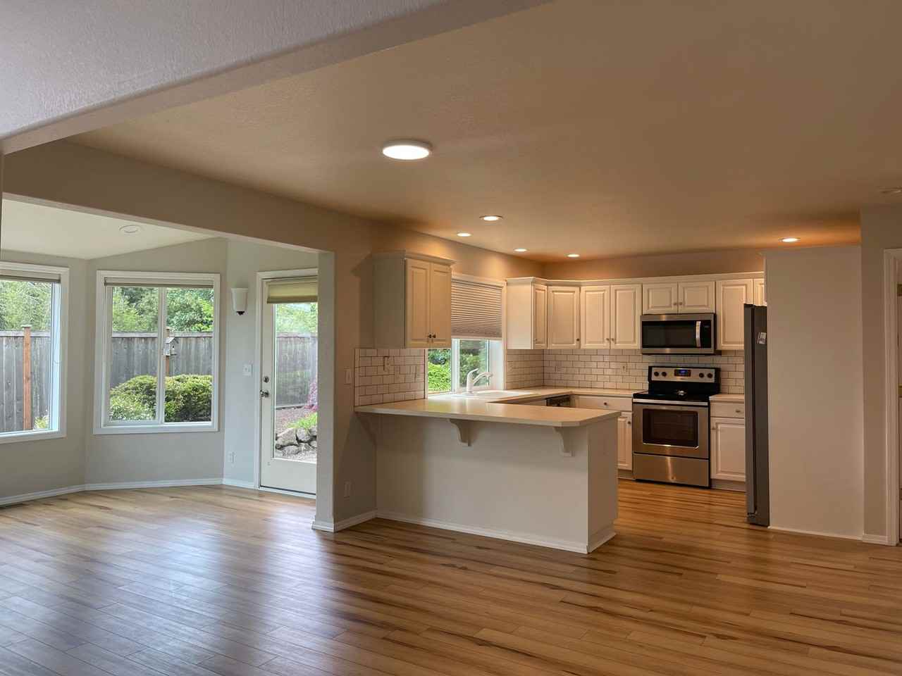 20375 12th Ave Ne - Photo 3 of 24