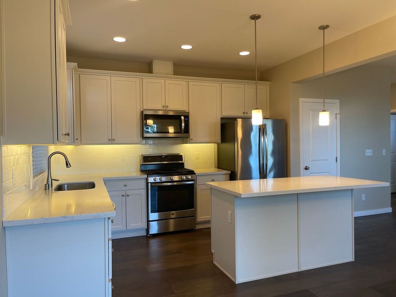 11165 Ne Hawkeye Pl - Photo 2 of 19