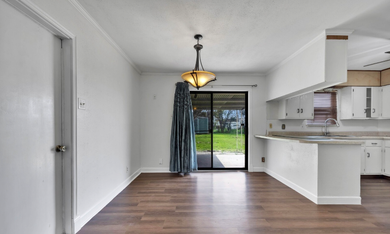 318 Avalon St - Photo 6 of 17