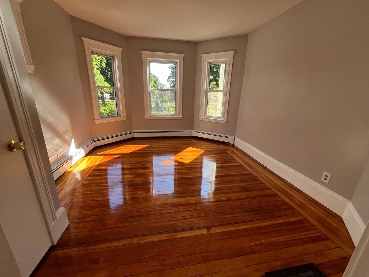 34-36 Central St - Photo 2 of 9