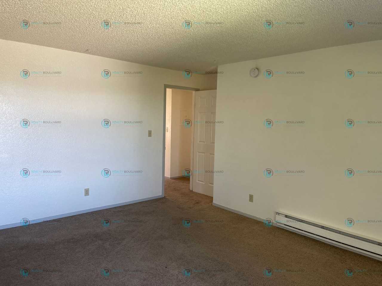 3929 Clear Acre Ln - Photo 5 of 45