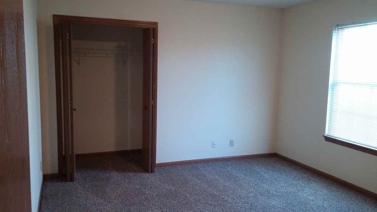 3263 Hopkins Ct - Photo 2 of 9
