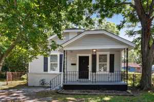 featured image of 1405 E 32nd St