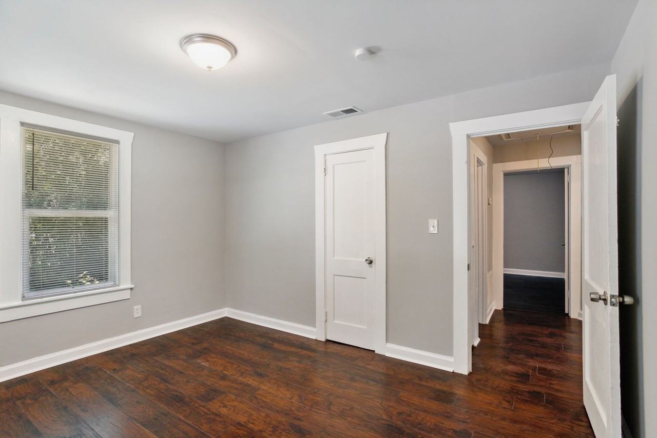 1405 E 32nd St - Photo 6 of 14
