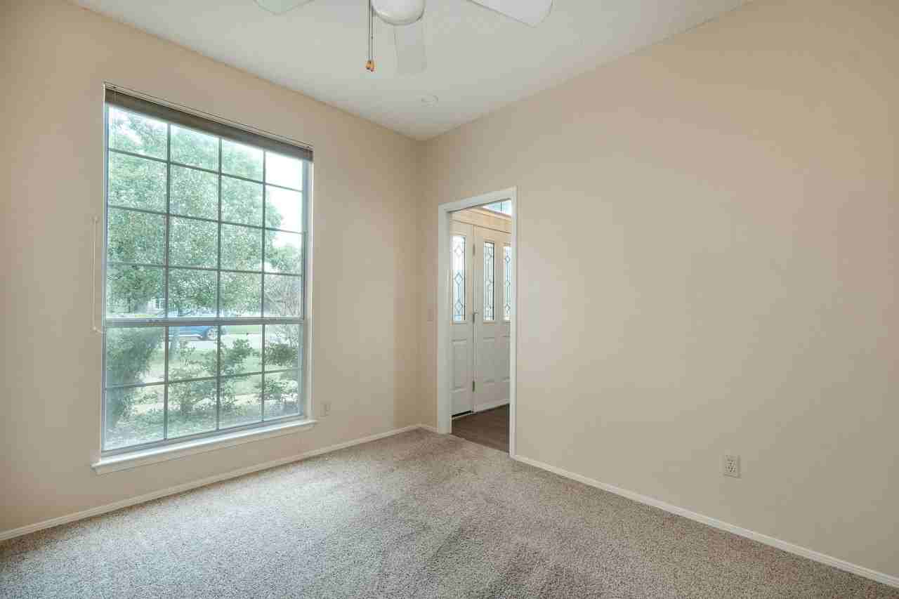 10801 Pinkney Ln - Photo 3 of 13