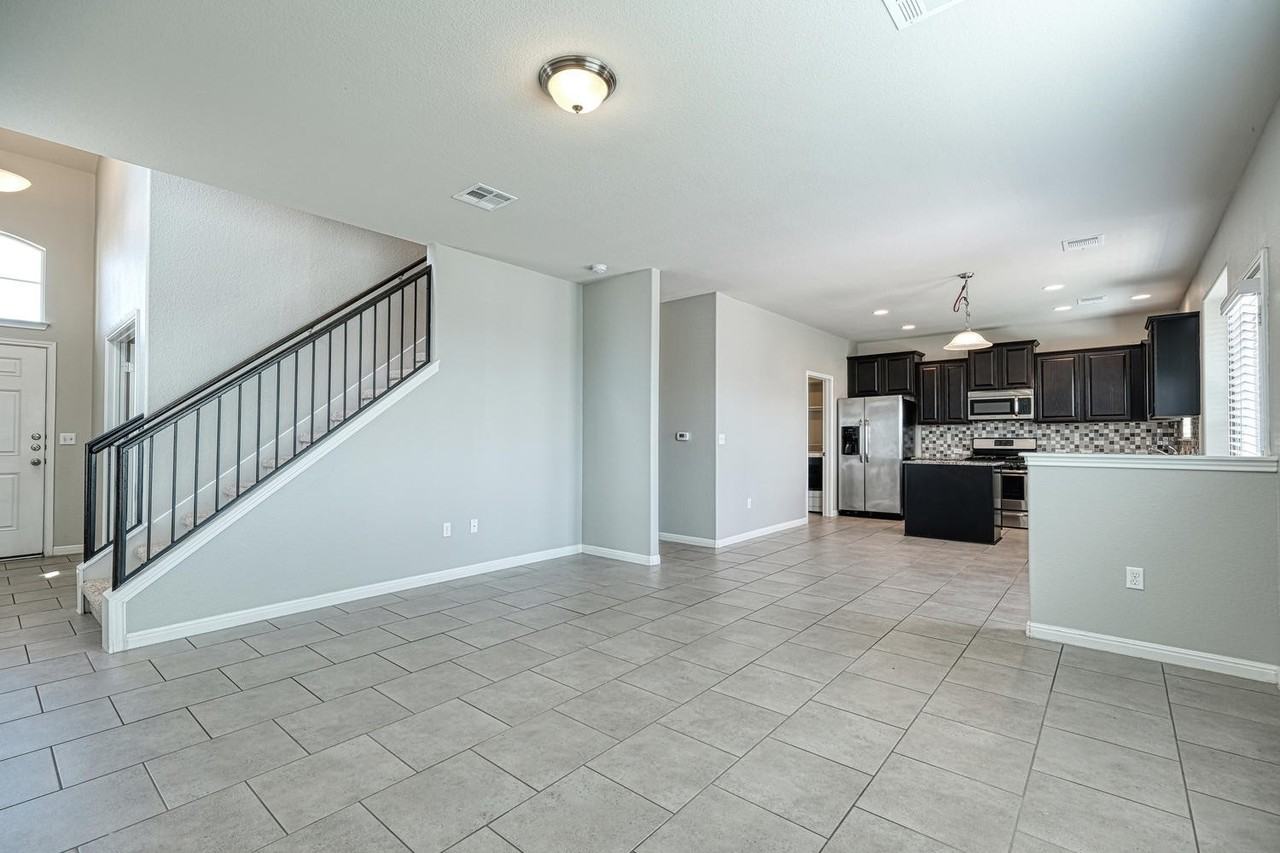 100 Northern Flicker St - Photo 5 of 24