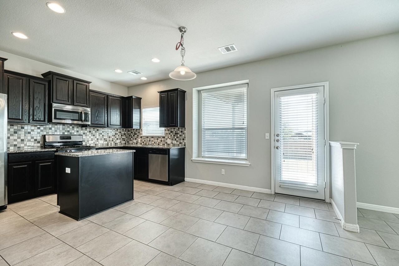 100 Northern Flicker St - Photo 6 of 24