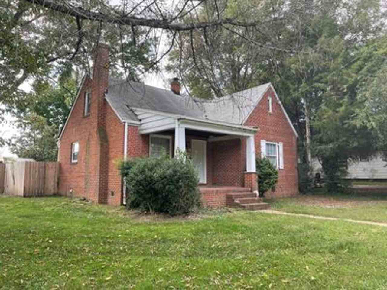 5112 Lochaven Ave - Photo 4 of 22