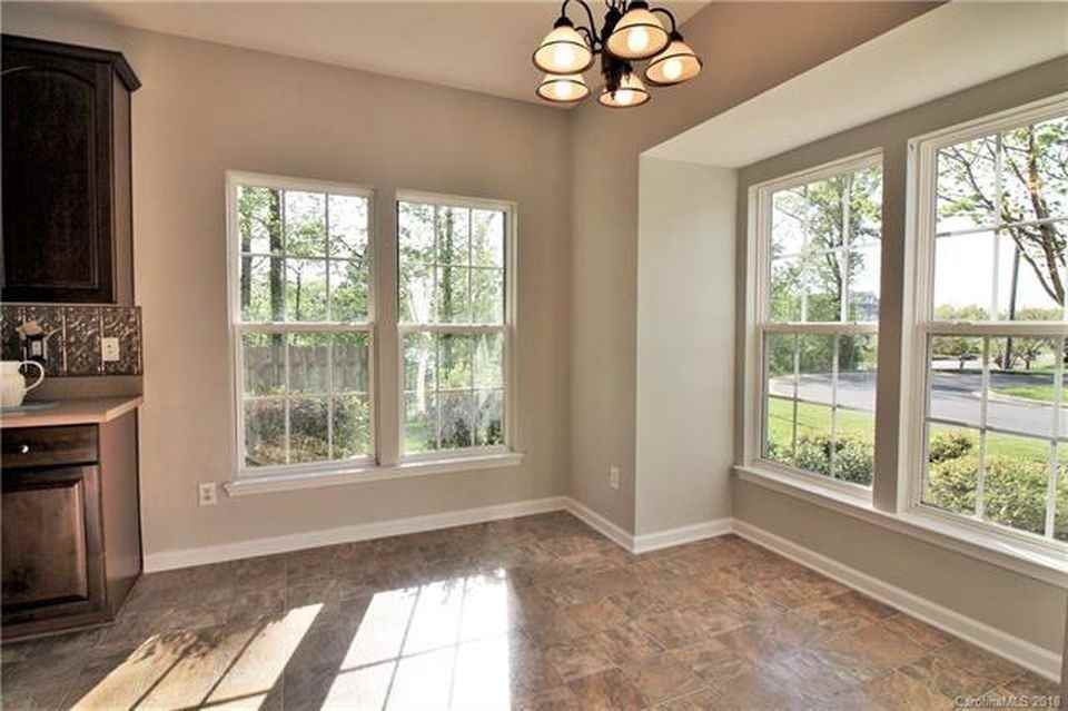 843 Daly Circle - Photo 4 of 20