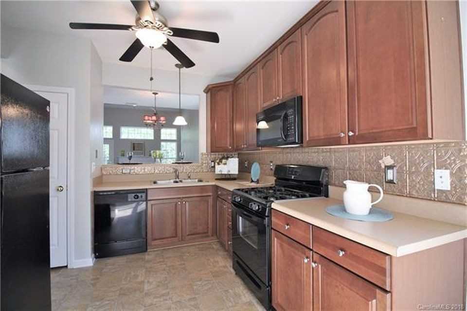 843 Daly Circle - Photo 6 of 20