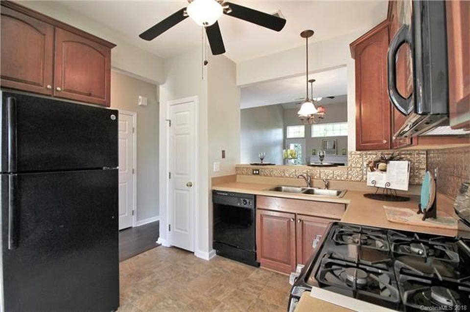 843 Daly Circle - Photo 7 of 20