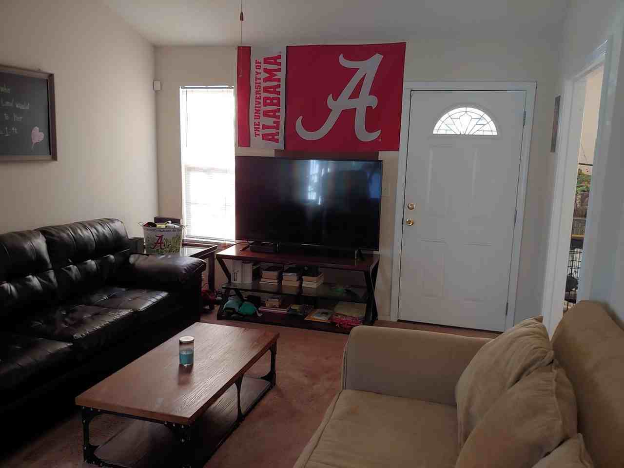 2813 Robinwood Ln - Photo 3 of 5