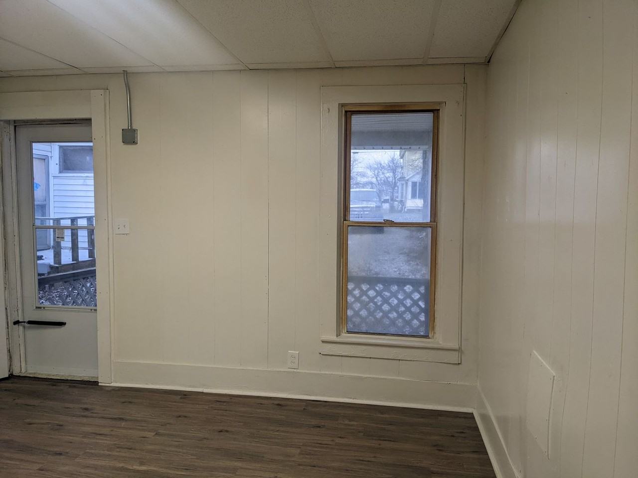 210 Pleasant St - Photo 3 of 9