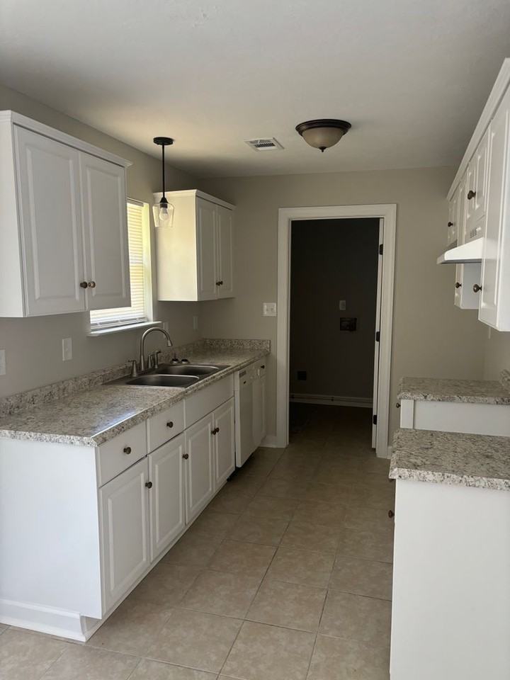 3711 Andover Ct - Photo 4 of 8