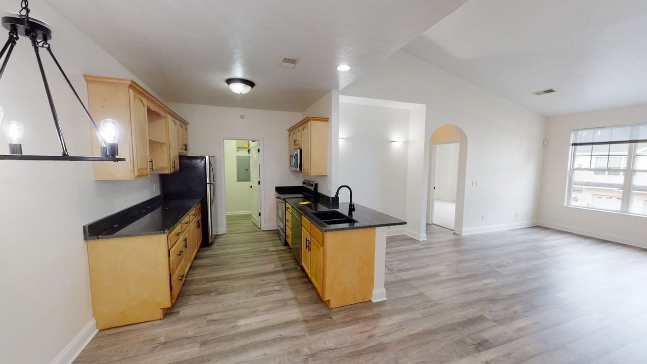 236 Adams Pointe Blvd - Photo 2 of 22