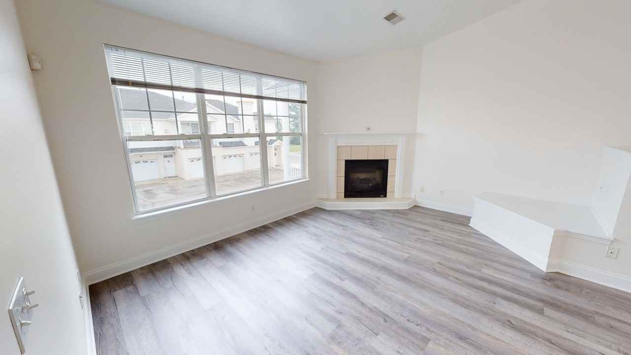 236 Adams Pointe Blvd - Photo 5 of 22