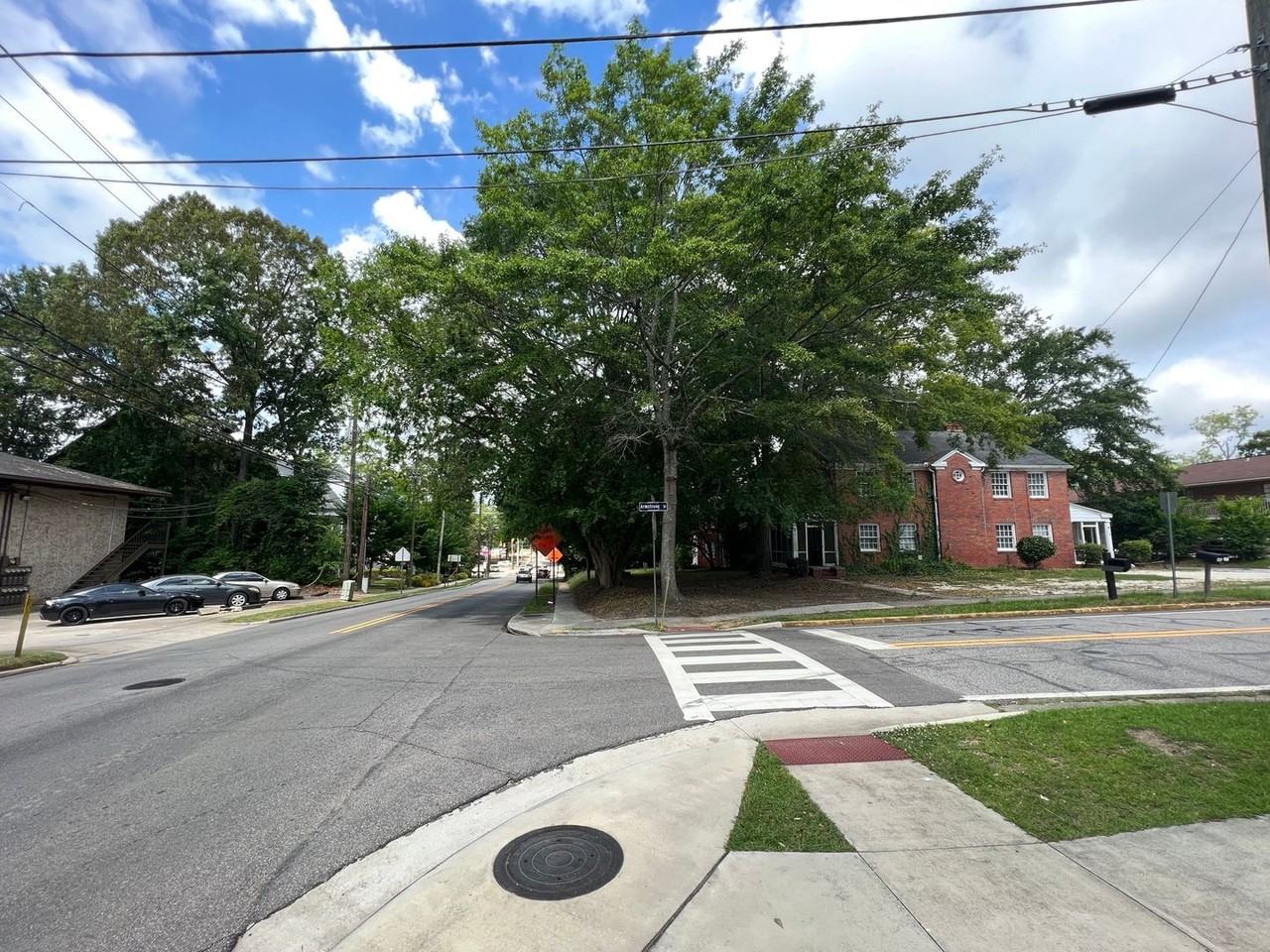 358 Armstrong St - Photo 4 of 16