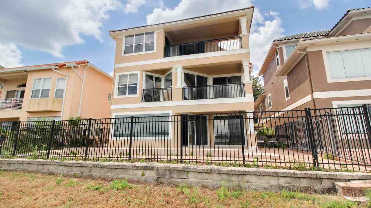 8507 Saint Marino Blvd - Photo 4 of 41