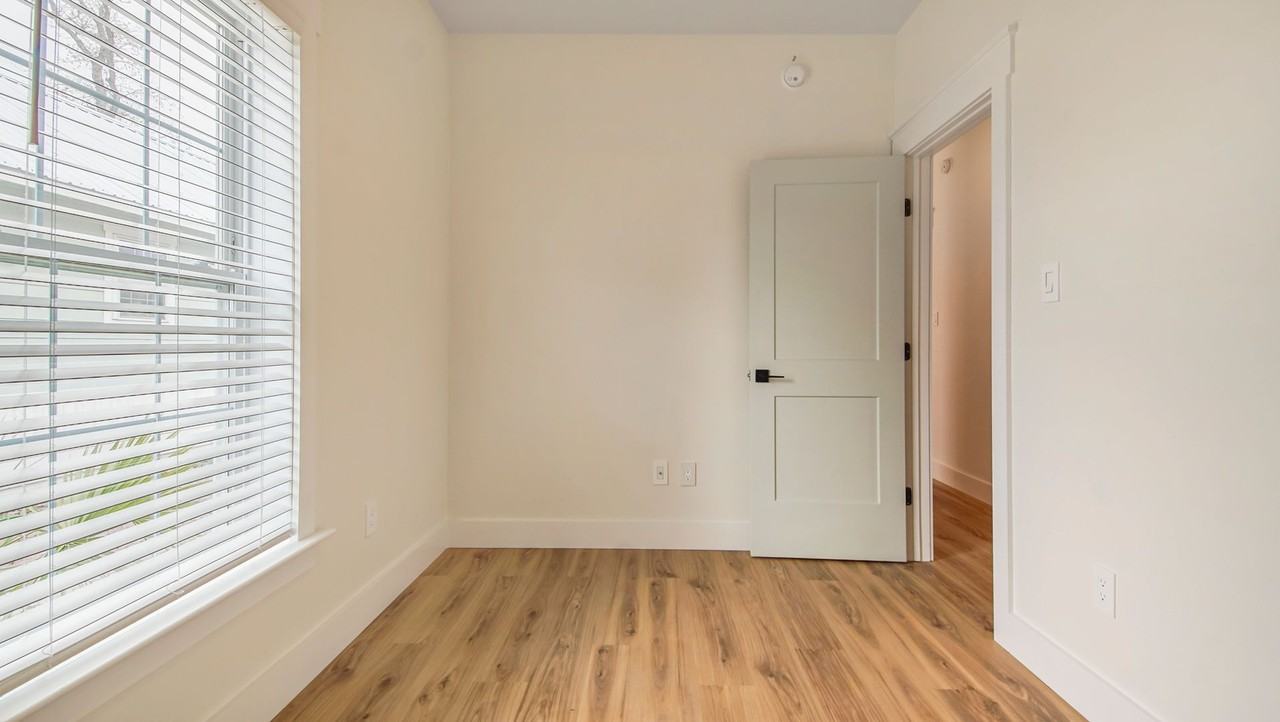 319 N Gay Ave - Photo 7 of 27