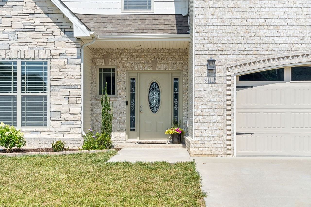 516 Bowden Dr - Photo 2 of 33
