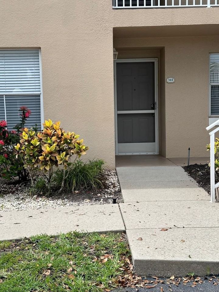 186 Pebble Shores Dr #103 - Photo 4 of 15