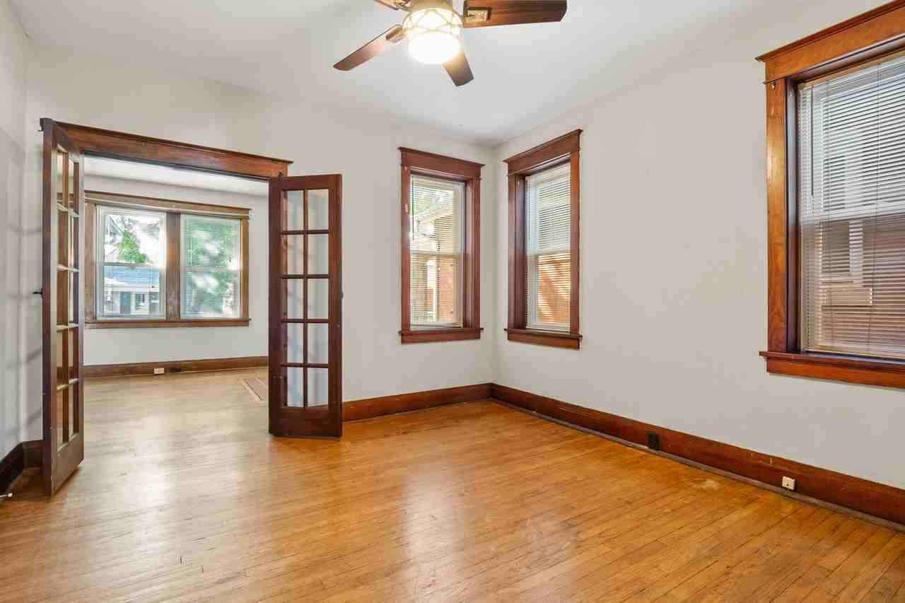 4725 Ray Ave - Photo 2 of 23
