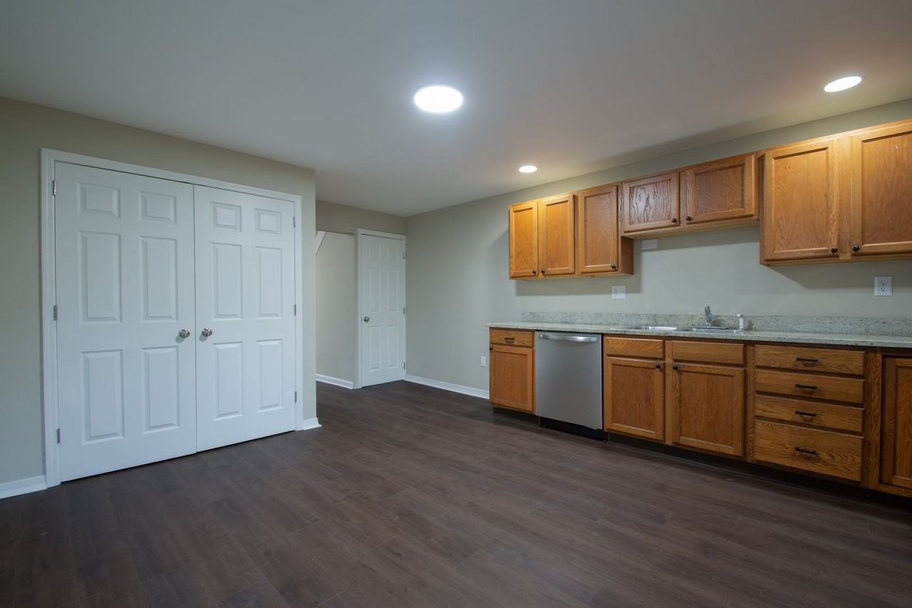 206 Chestnut St - Photo 3 of 15