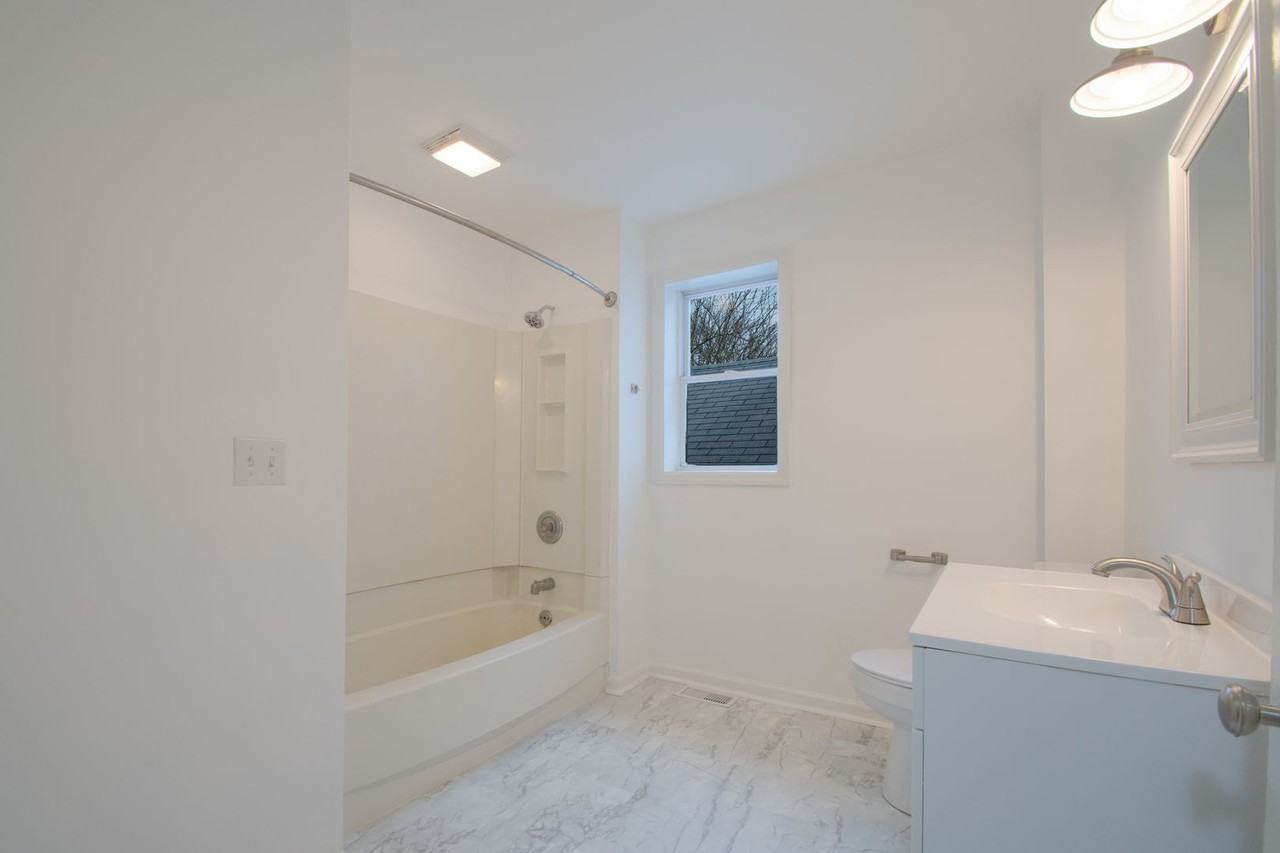 206 Chestnut St - Photo 7 of 15