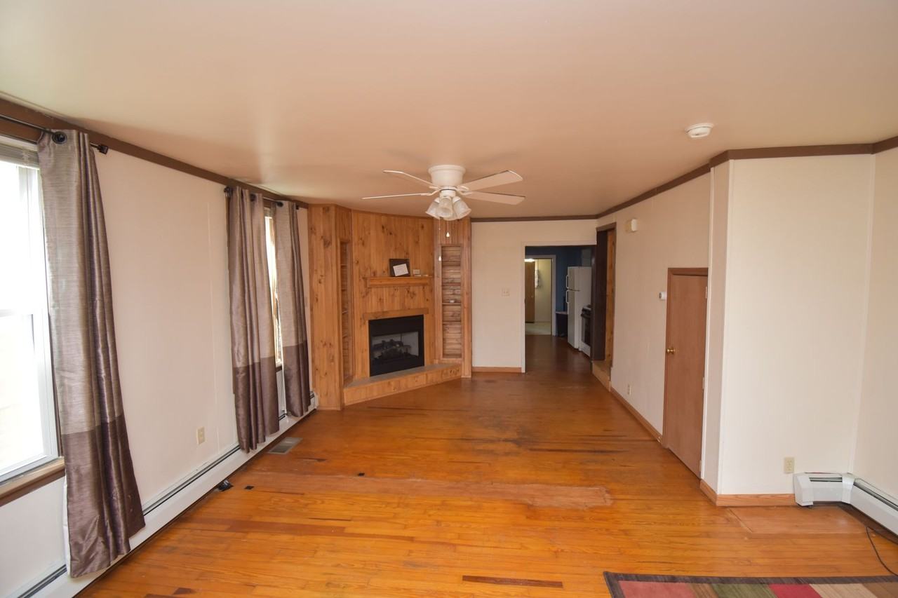 26 N Jones St - Photo 3 of 24