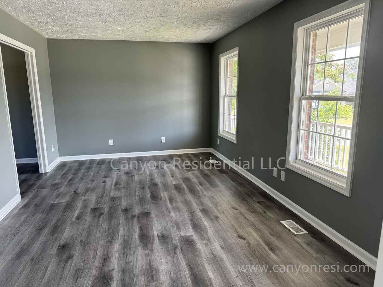1231 Alexwood Dr - Photo 3 of 22
