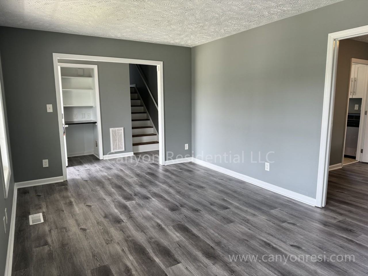 1231 Alexwood Dr - Photo 5 of 22