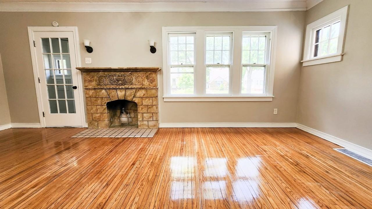 1137 Winston Rd - Photo 2 of 16