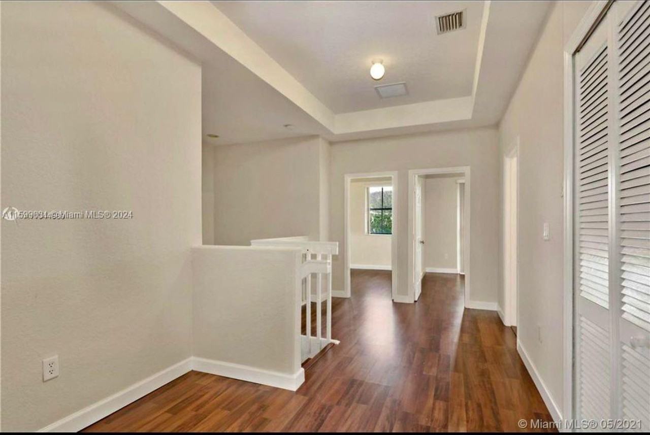 2470 Se 15th Ct - Photo 3 of 14