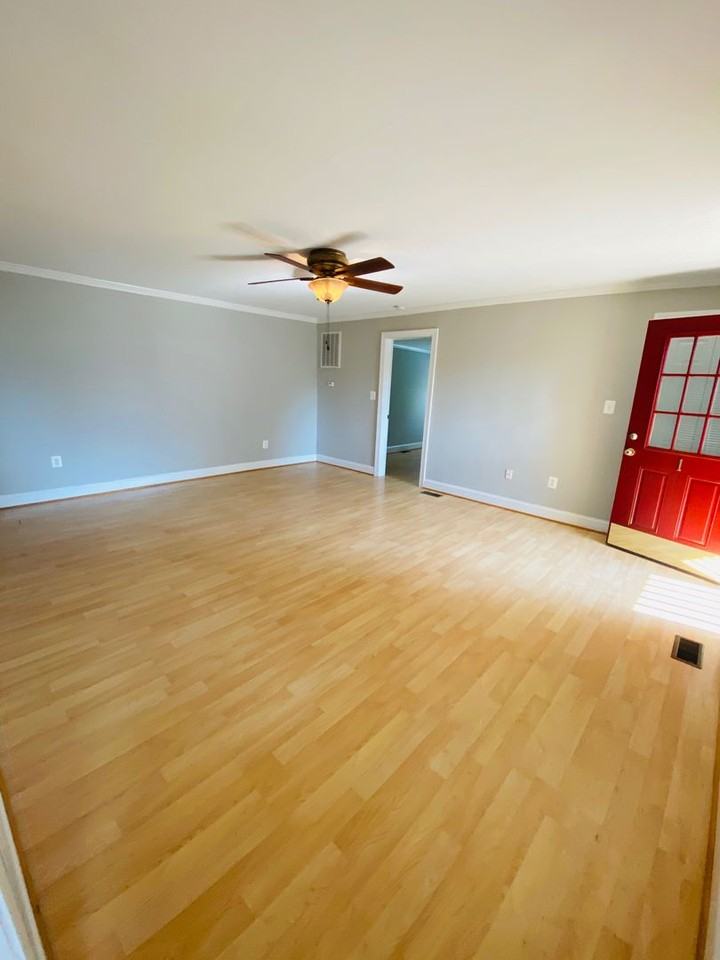 87 E. Shirley Avenue - Photo 3 of 12