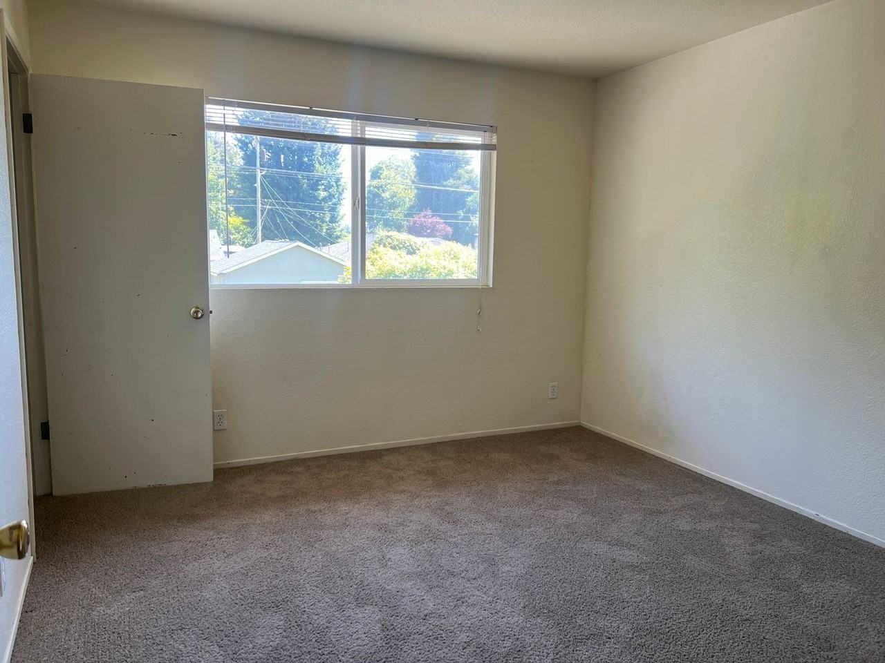 3979 Cedar St - Photo 3 of 12