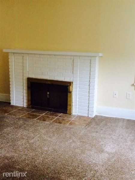 1030 Foster St - Photo 3 of 7