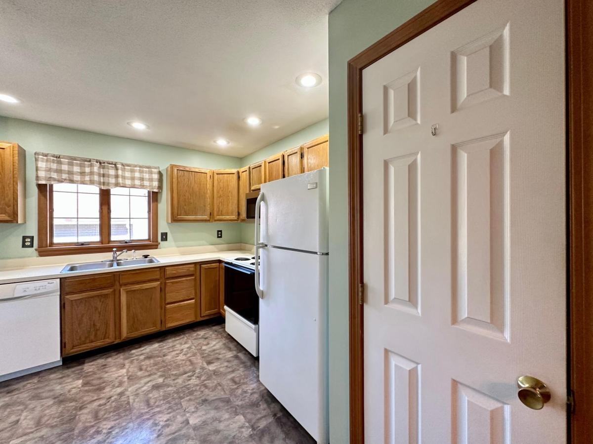 18 Partridge Ct #18 - Photo 3 of 19