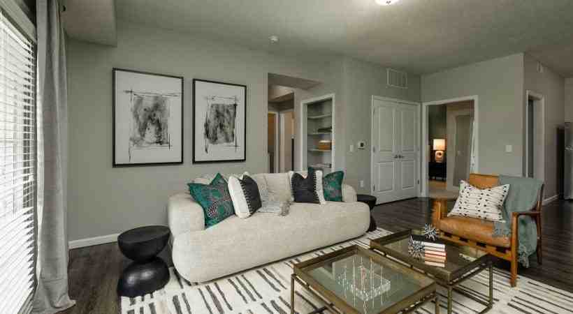 2199 Rushmore Lane - Photo 3 of 16