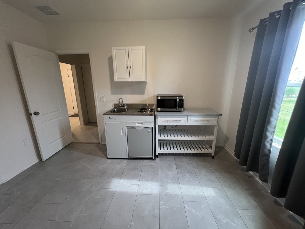 1703 Nw 11th St #0 - Photo 3 of 17