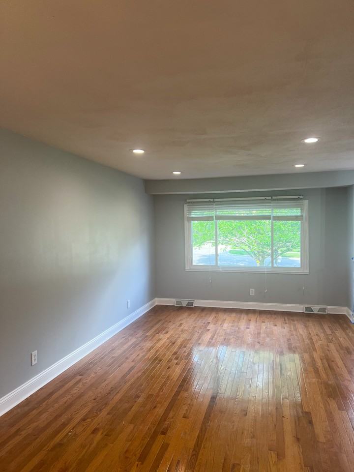 745 Northrup Ave Nw #NA - Photo 4 of 14